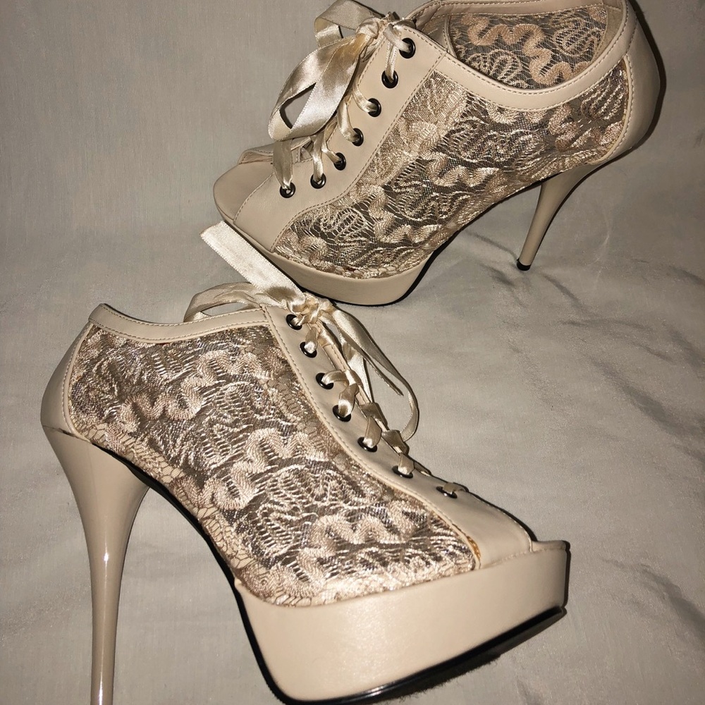 Heels - Picture 2 of 2